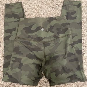 COPY - Lululemon align 25” legging in green camo - size 4